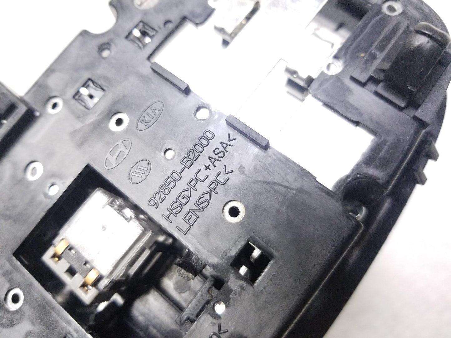 2014 - 2019 Kia Soul Rear Overhead Reading Map Dome Light Lamp OEM