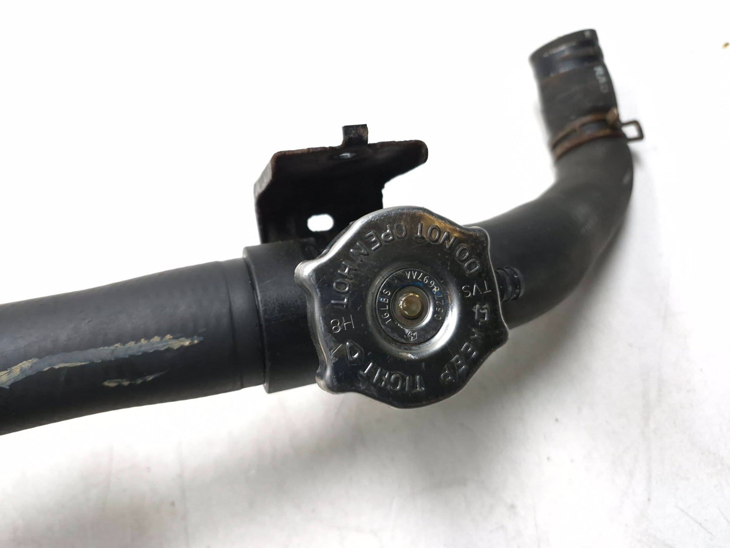 2010 Dodge Caliber Sxt Radiator Filler Neck Hose Pipe OEM