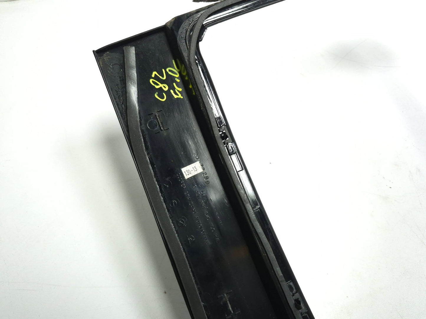2013 Cadillac Escalade Esv Front Door Window Molding Left Driver Side OEM