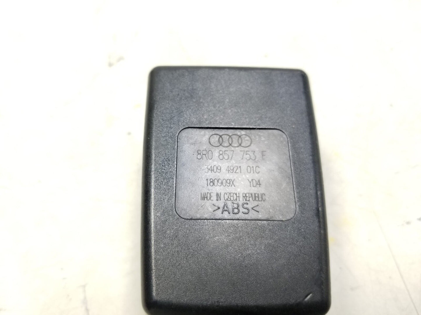 2009 - 2017 Audi Q5 Rear Seat Belt Buckle Left & Right Centre OEM