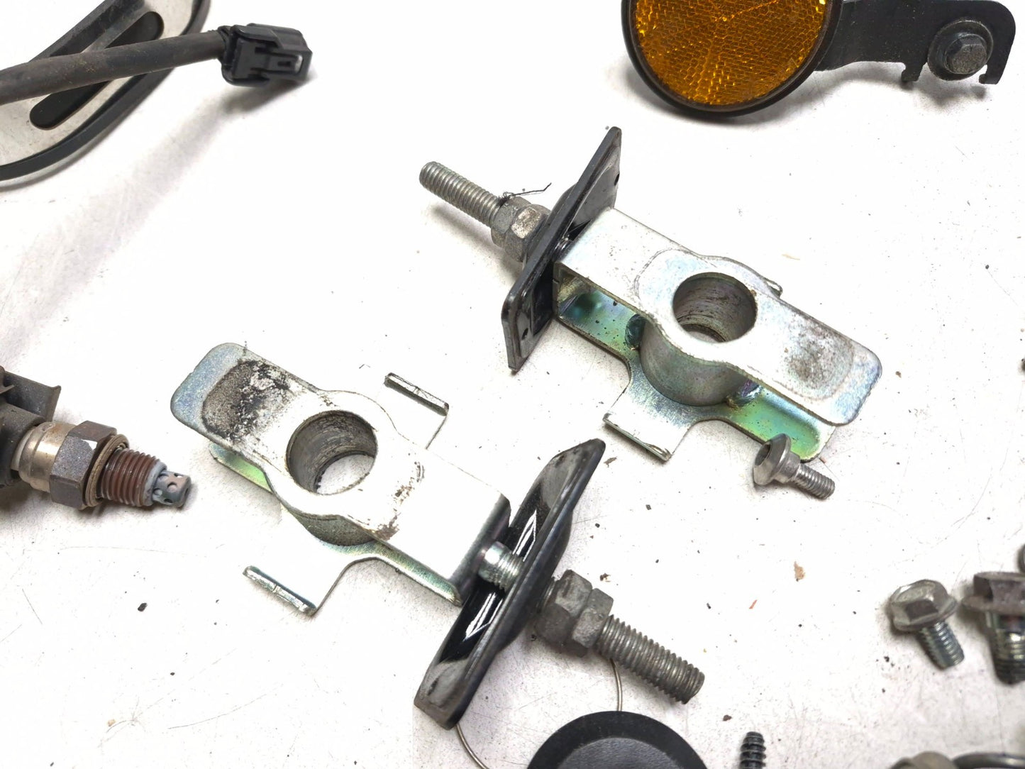 2019 Honda Cbr300r Chain Adjuster Pair & Misc Bolt OEM