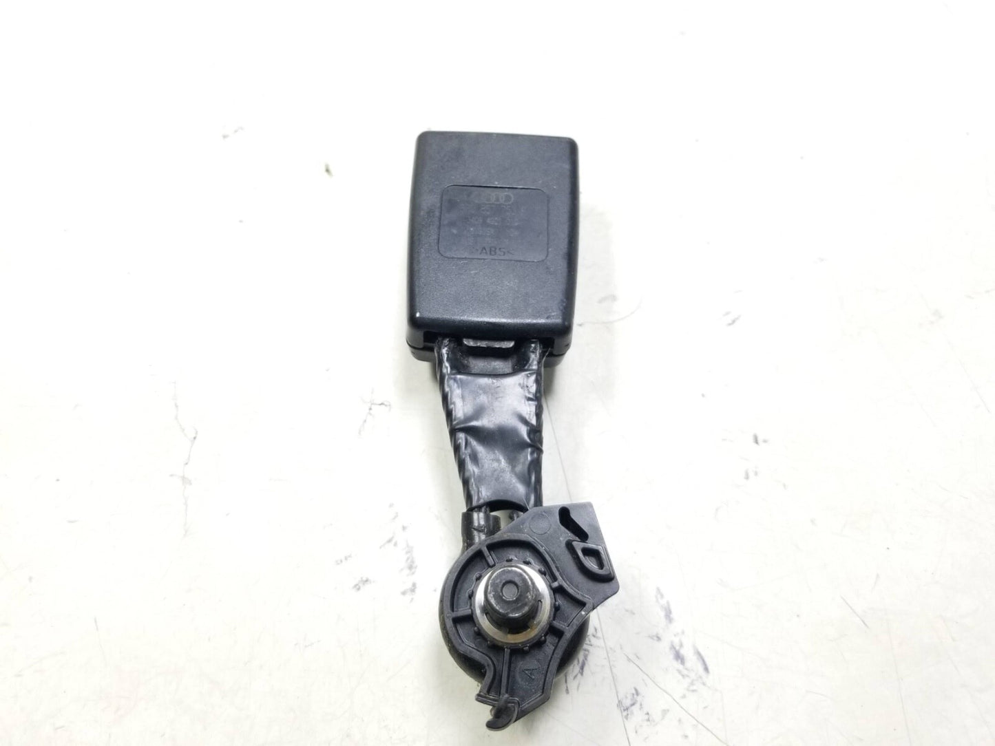 2009 - 2017 Audi Q5 Rear Seat Belt Buckle Left & Right Centre OEM