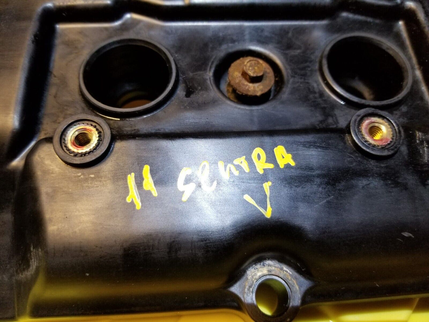 07 - 12 Nissan Sentra Engine Valve Cover 2.0l OEM