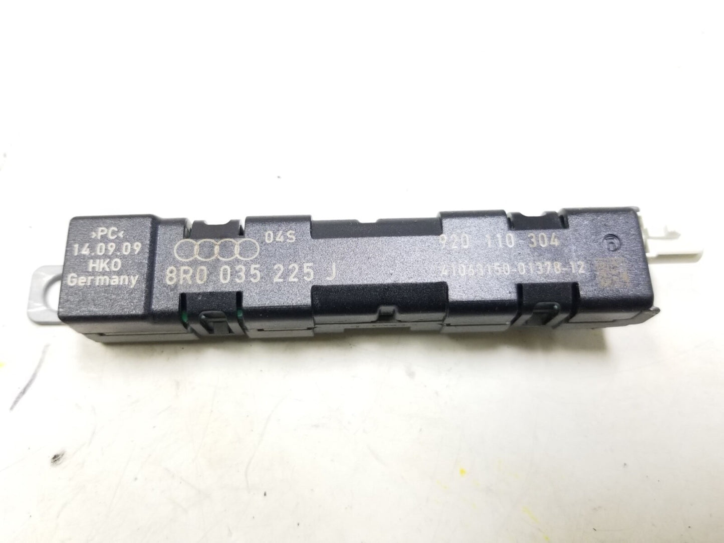 2009 - 2017 Audi Q5 Antenna Booster Pair OEM