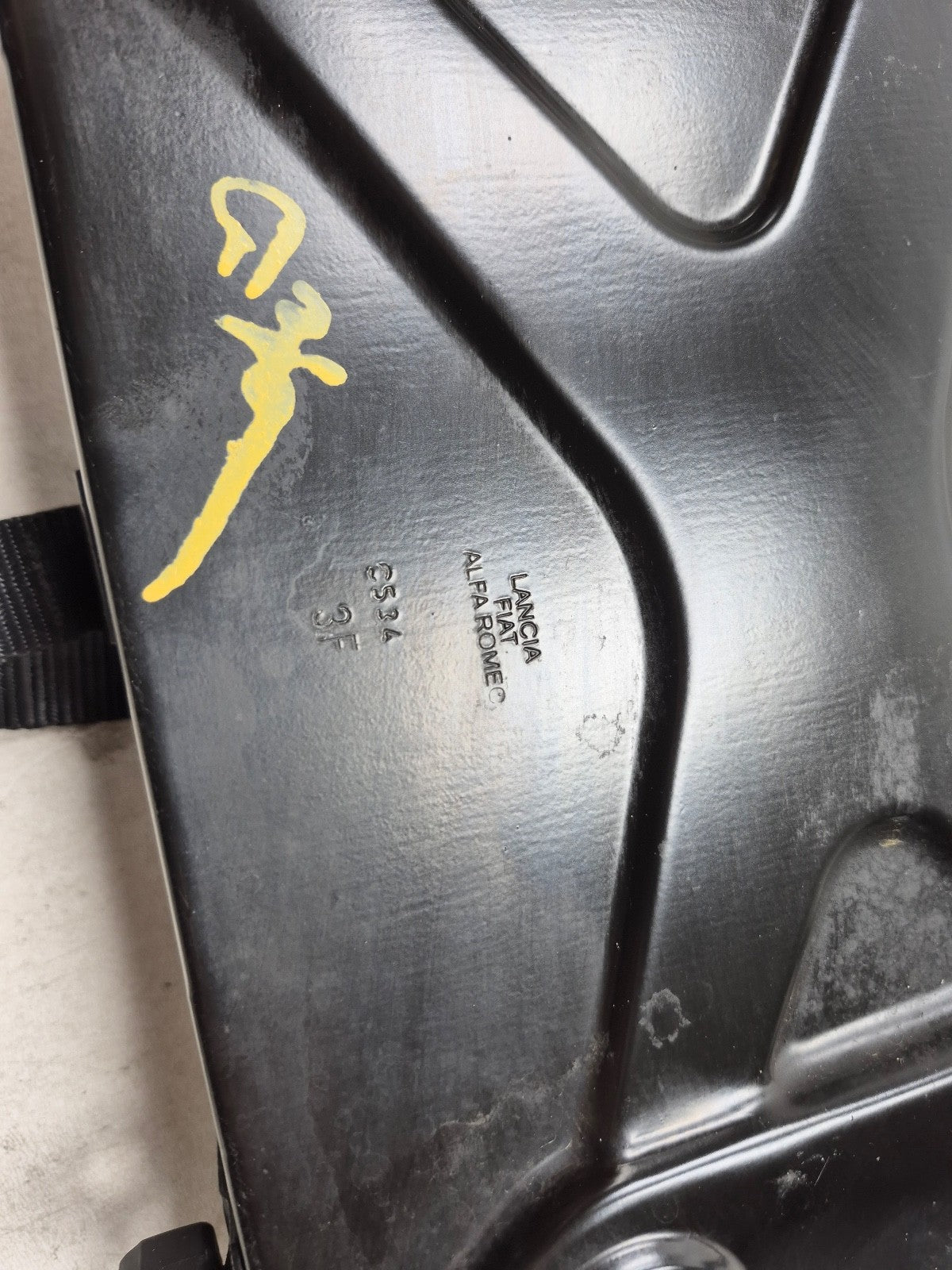 2014 Fiat 500l Battery Hold Down OEM