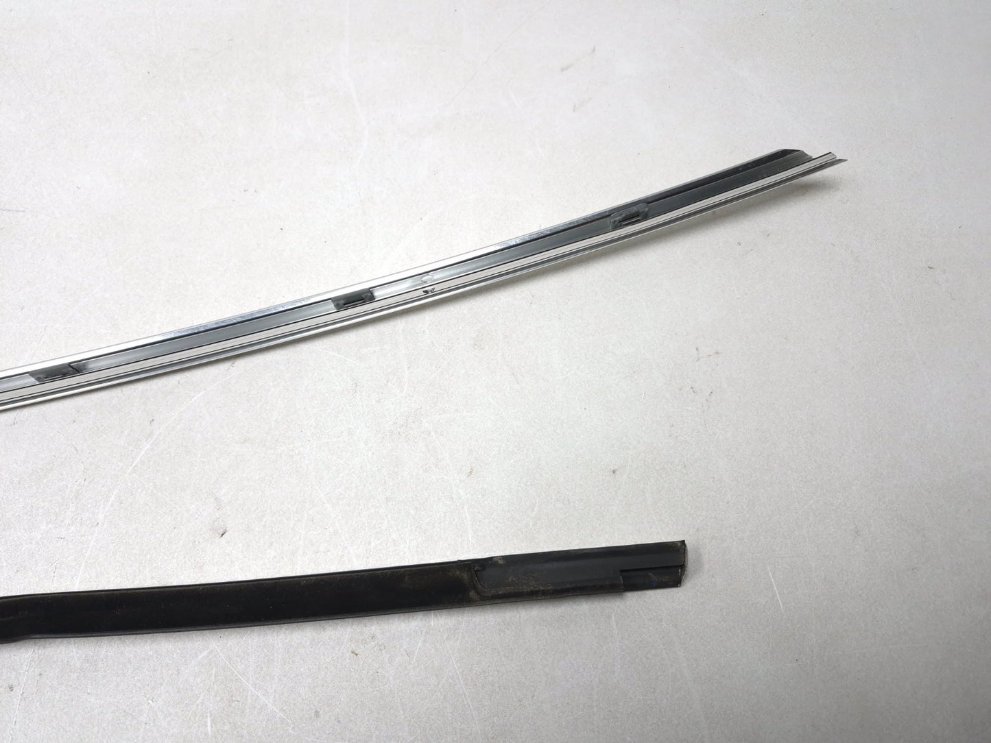2011 BMW 535i F10 Front Door Window Belt Molding Passenger Side Right OEM