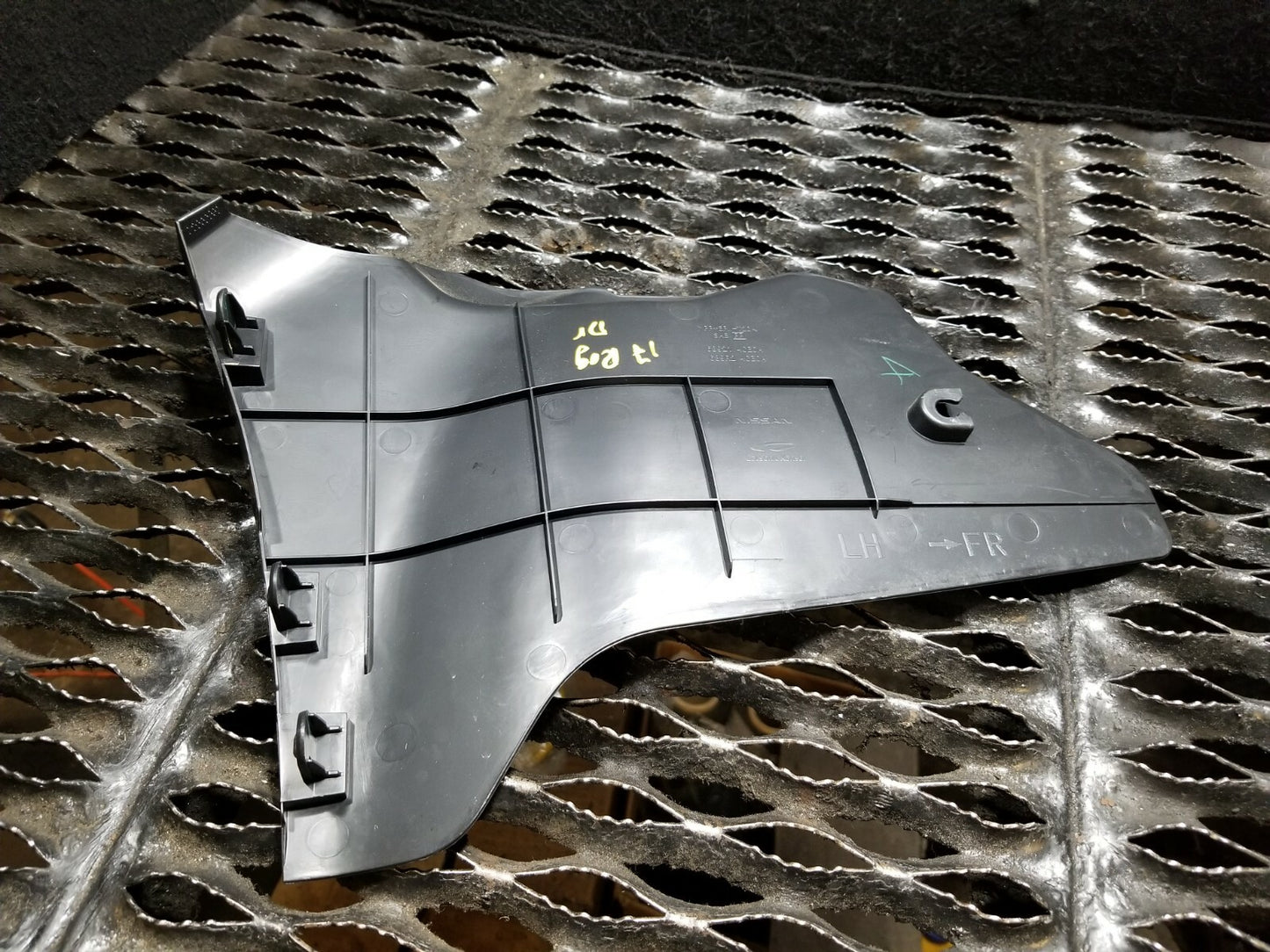 16 17 18 19 Nissan Rogue Center Console Side Trim Panel Left Driver Side OEM 36k