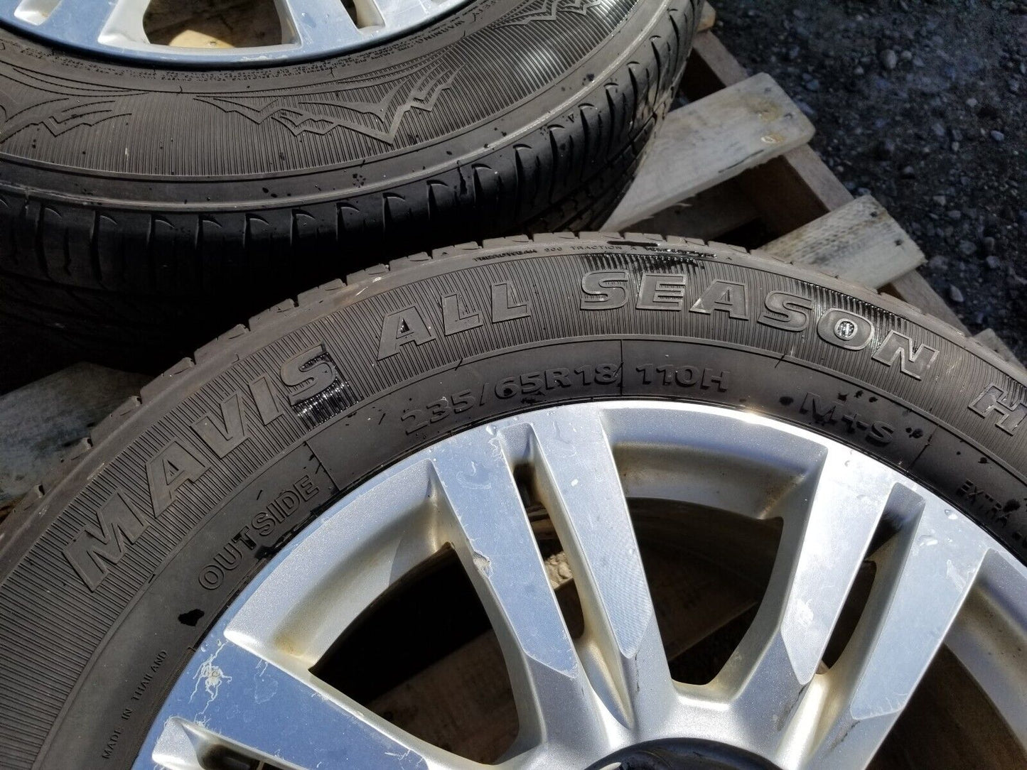 2010 - 2016 Cadillac SRX Wheel Rim W/ Tire 235/65r18 8.5/32" Pair 9597414 OEM