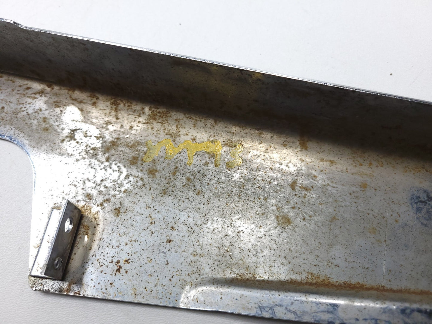 2001 Suzuki Sawage Ls 650 P Swingarm Chain Guard Shield OEM