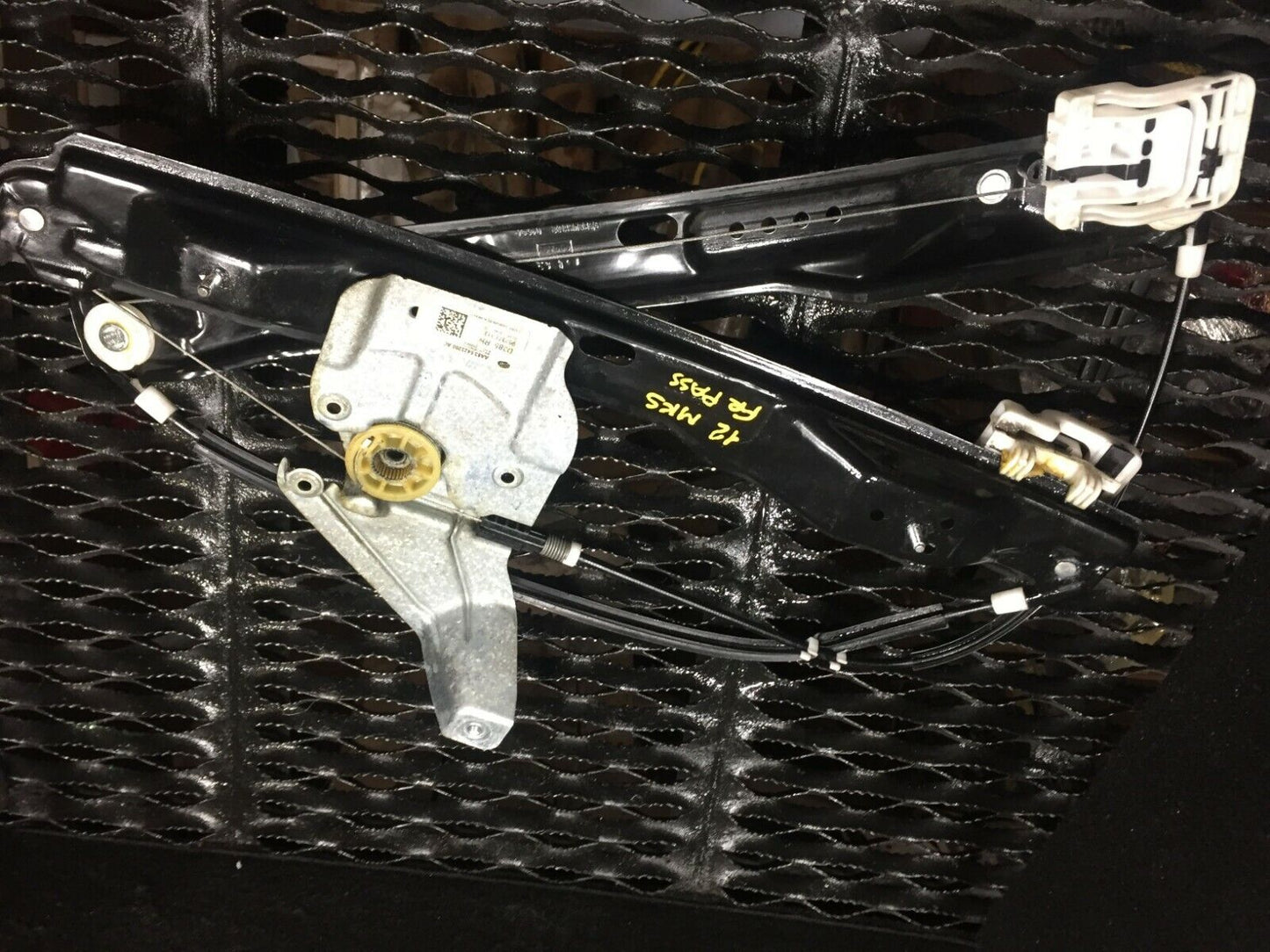 09 10 11 12 Lincoln MKS Front Door Window Regulator Motor Passenger Right Side