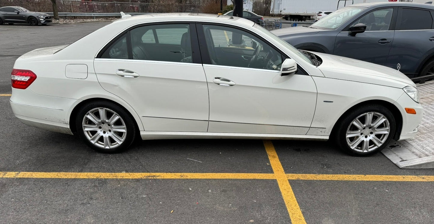 10-16 Mercedes W212 E350 Rear Center Seat Belt Retractor OEM