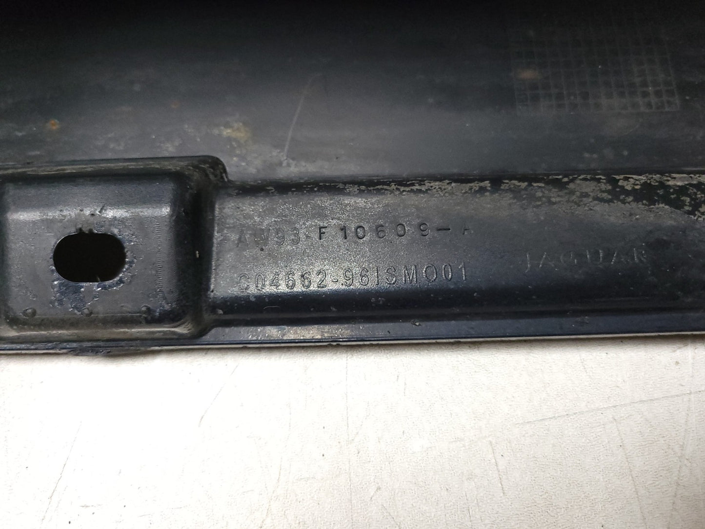 2010 - 2015 Jaguar XJ Rocker Panel Skirt Molding  Driver Side Left OEM