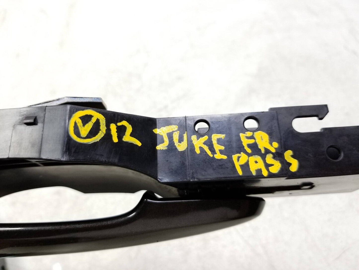 2011-2017 Nissan Juke Exterior Door Handle Front Passenger Side Right OEM