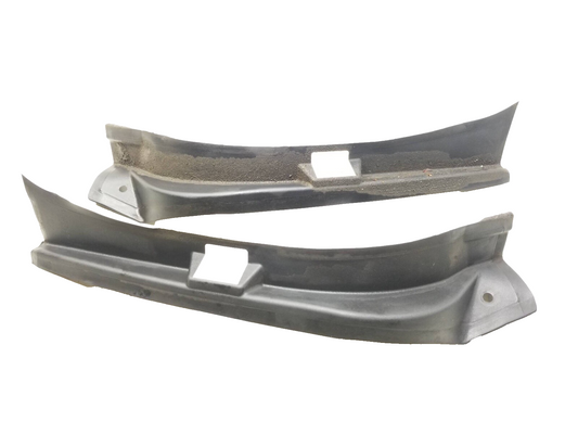 2010 - 2016 Cadillac SRX Rear Tail Lamp Molding Left & Right OEM