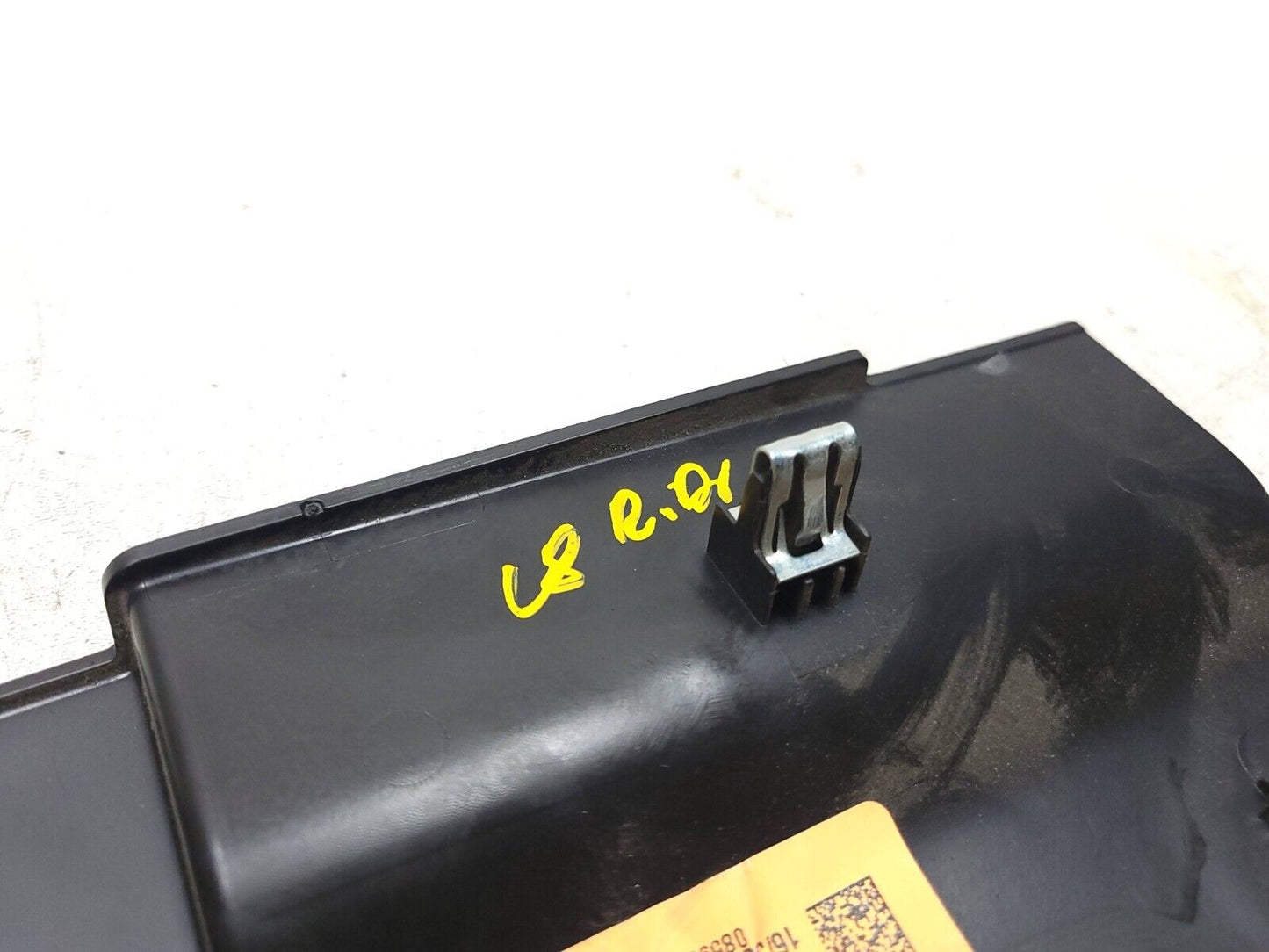 14-19 Chevrolet Silverado 1500 Back Glass Cover Trim Left & Right OEM
