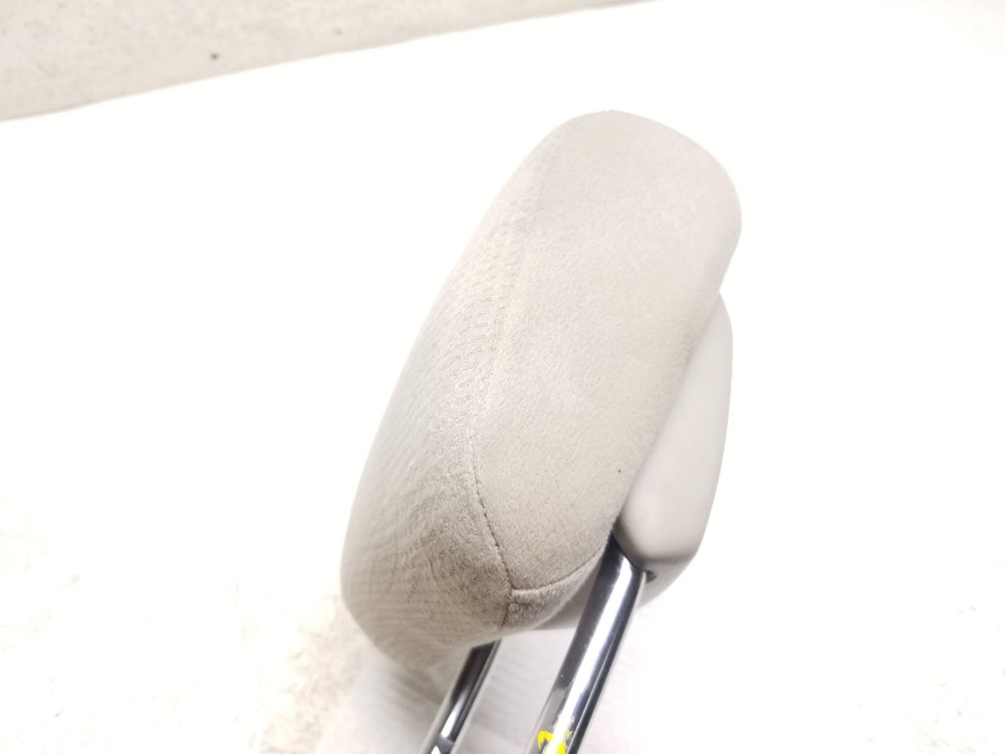 2011 - 2020 Dodge Grand Caravan Front Seat Headrest Passenger Side Right OEM