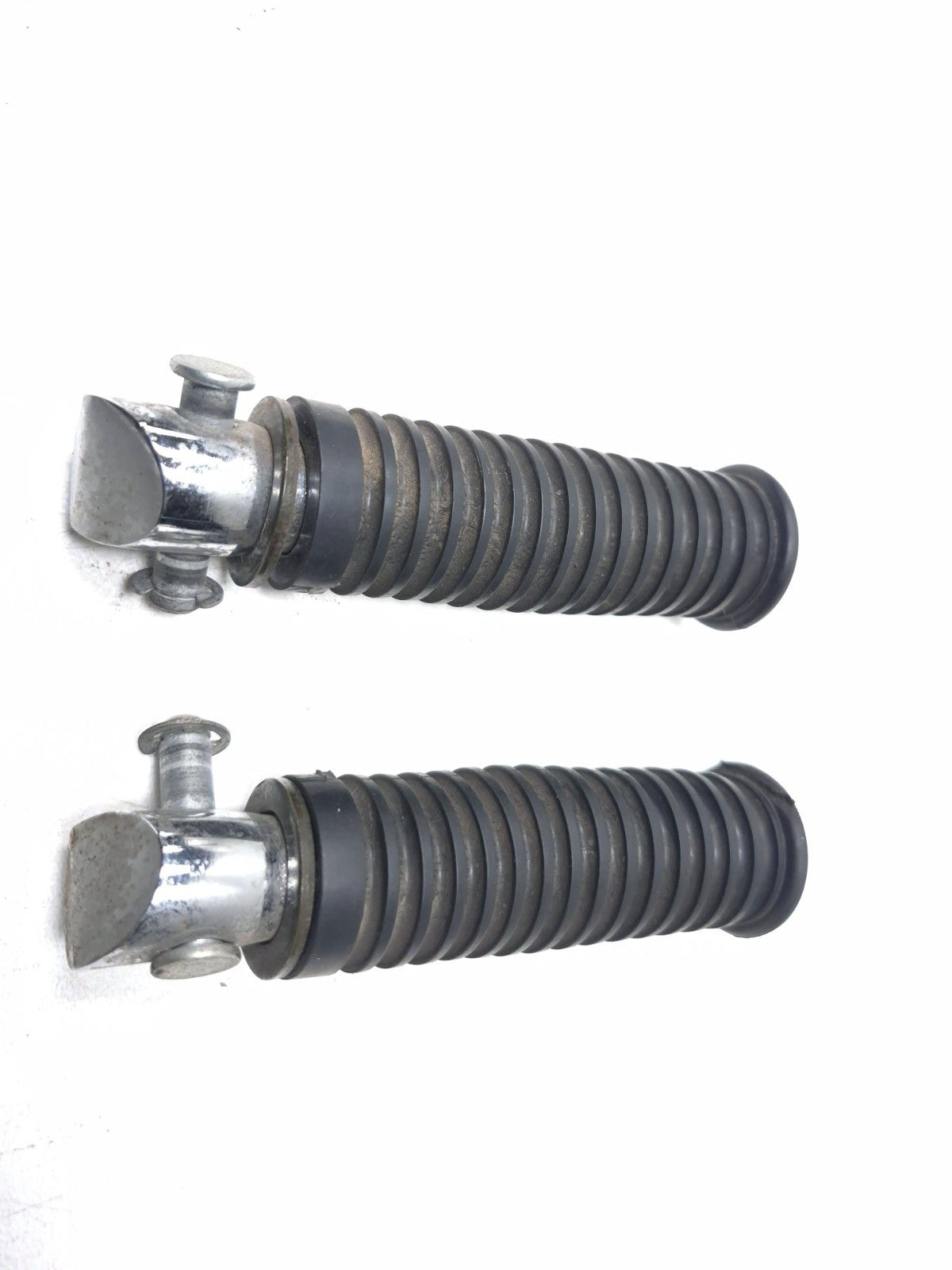 2004 Kawasaki Vulcan 800 Vn800 Foot Peg Rear Left & Right OEM