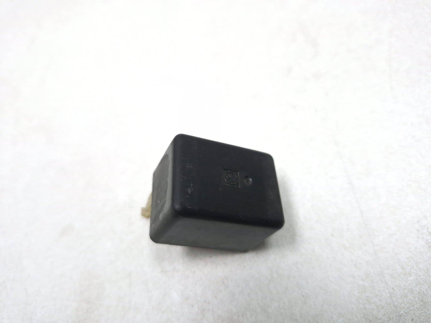 1993 Suzuki Gsx 600 Fp Katana Turn Signal Relay OEM