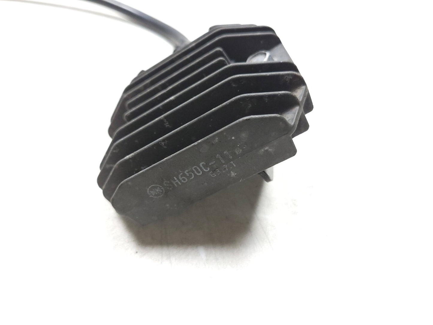 01 - 10 Yamaha V Star 650 Xvs650 Classic Voltage Regulator Rectifier OEM
