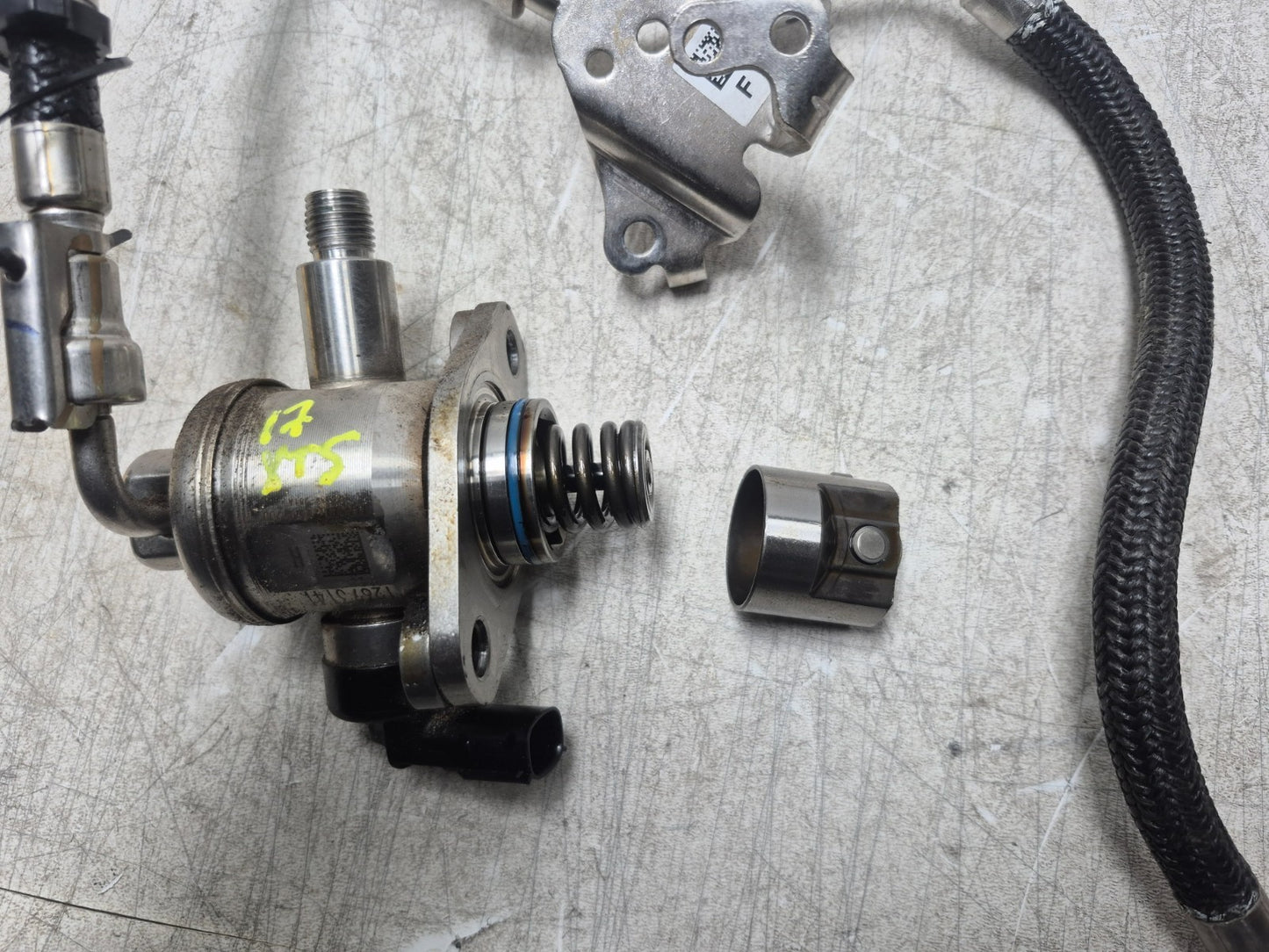2017 Cadillac Xt5 High Pressure Fuel Pump 3.6l OEM