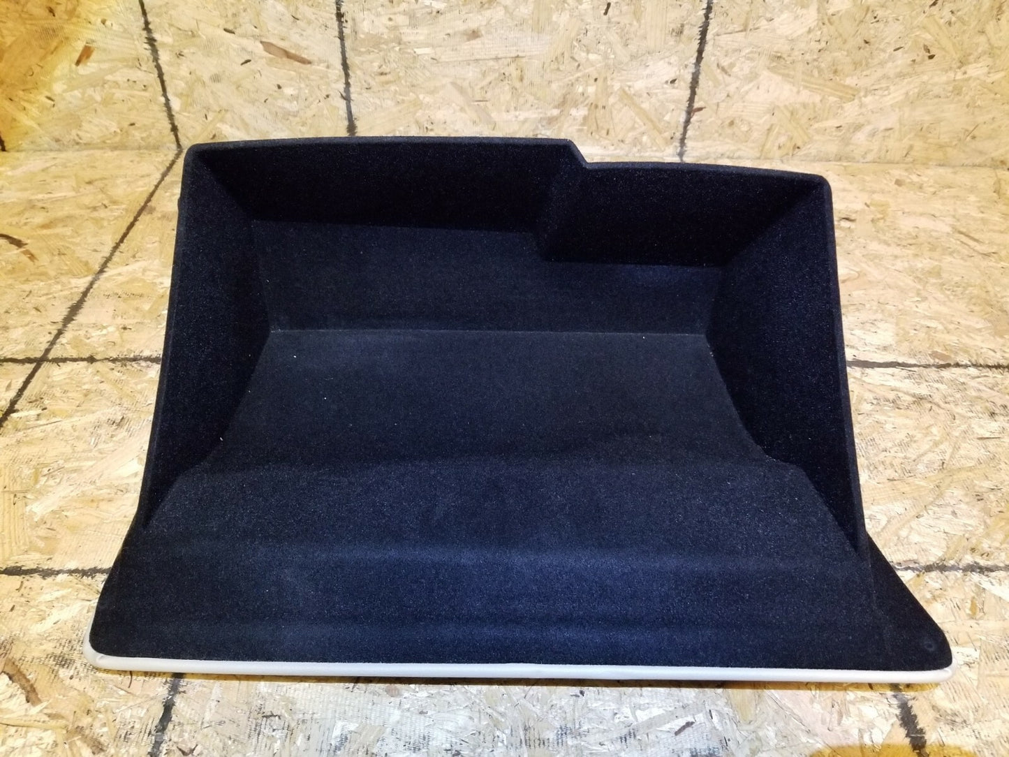 2017 Cadillac Xt5 Glove Box OEM