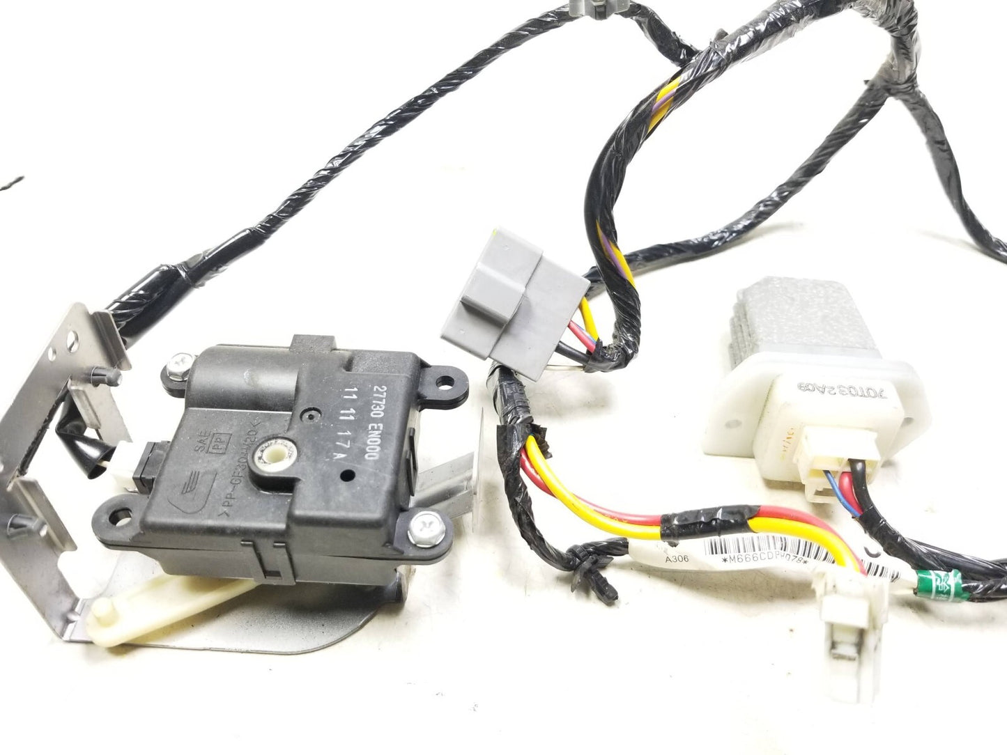 09-14 Nissan Rogue HVAC Air Vent Flap Motor Actuator Blower Motor Resistor OEM ā