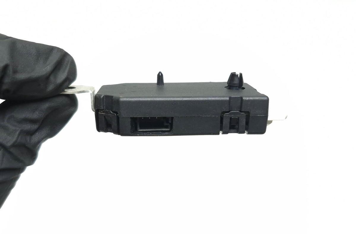 2018 Tesla Model 3 Y Rear Antenna Amplifier Module 1079735-00-a OEM