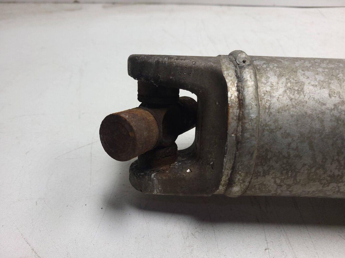 10-14 Chevrolet Suburban Rear Drive Shaft Driveshaft 20912713 OEM