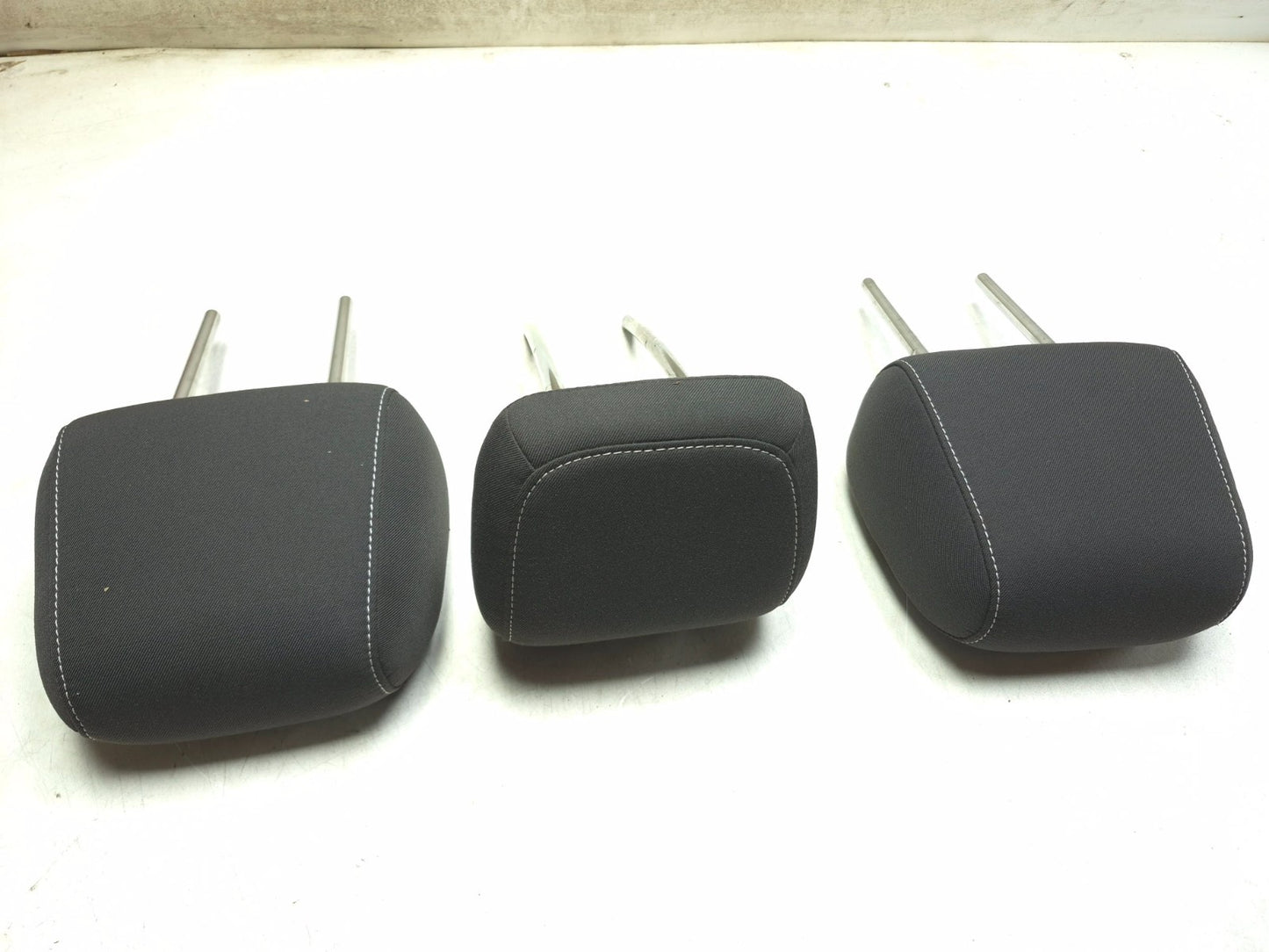 2017 Ford Focus St Rear Seat Headrest 3 Pcs OEM