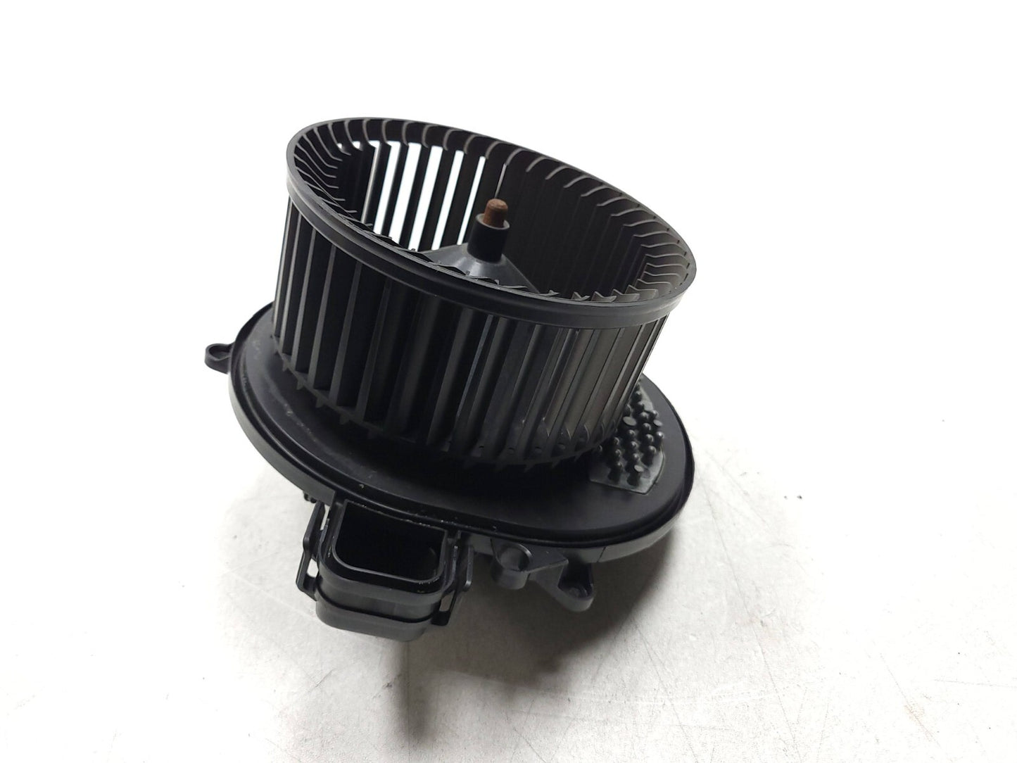 13-18 BMW 330xi Blower Motor OEM β