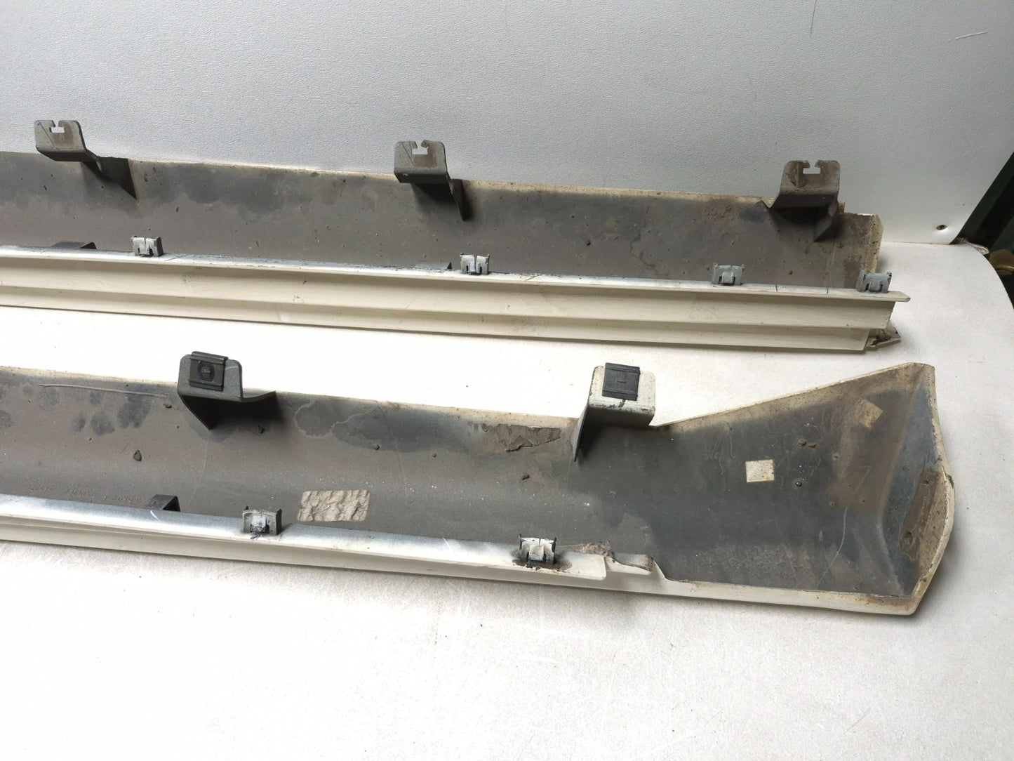 2013 Dodge Grand Caravan Rocker Panel Skirt Molding Pair Oem✅