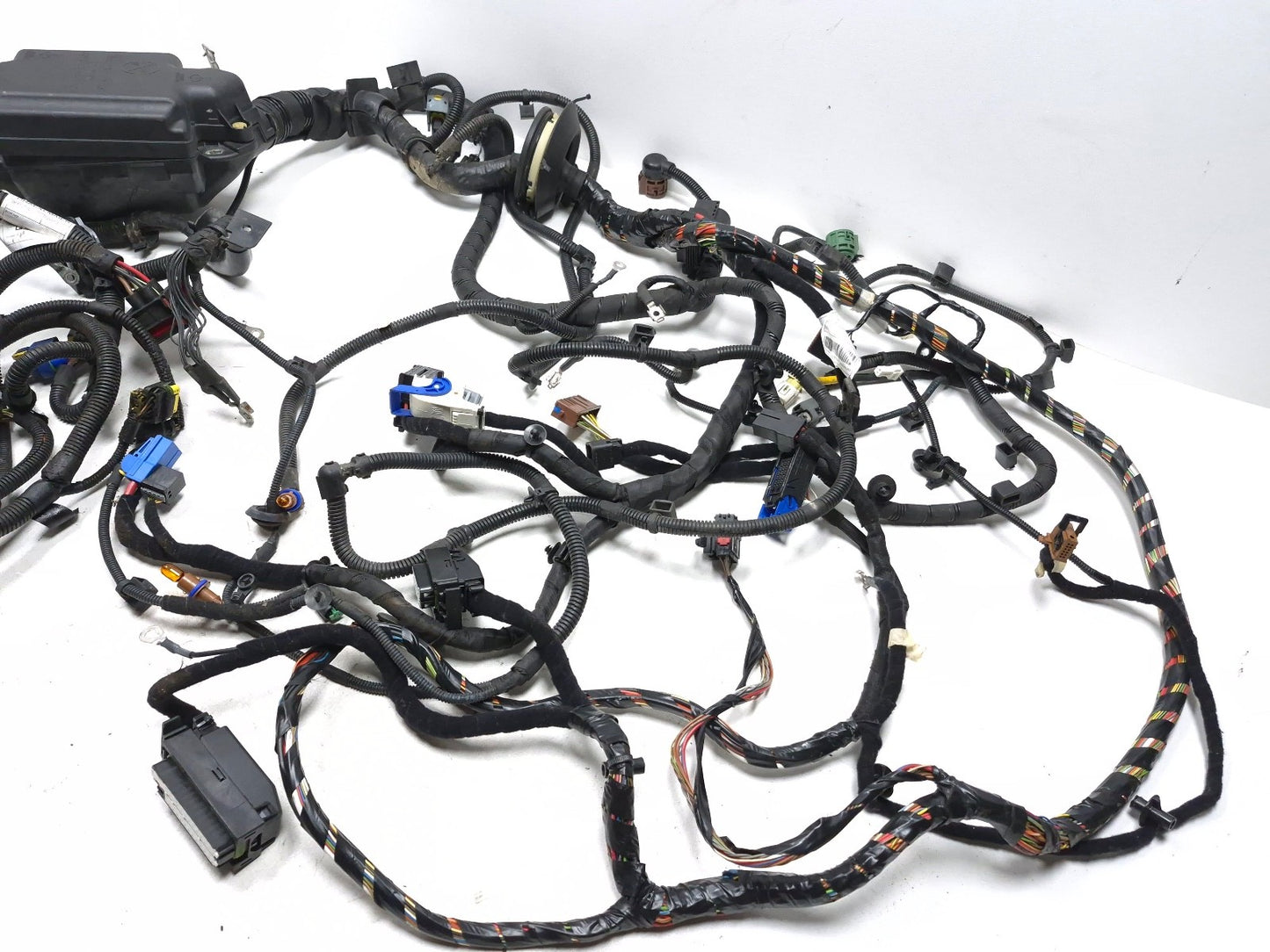 2014 Fiat 500l Engine Compartment Wiring Harness W/ Fuse Box OEM