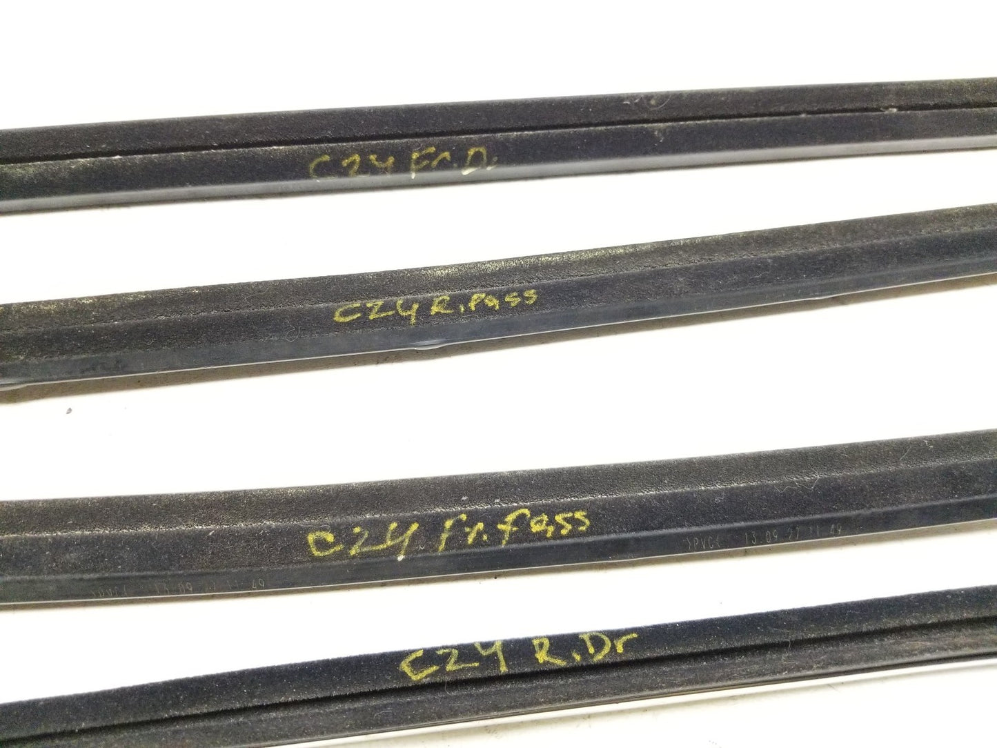 11-17 Lexus CT200h Door Window Seal Belt Molding 4pcs Oem✅