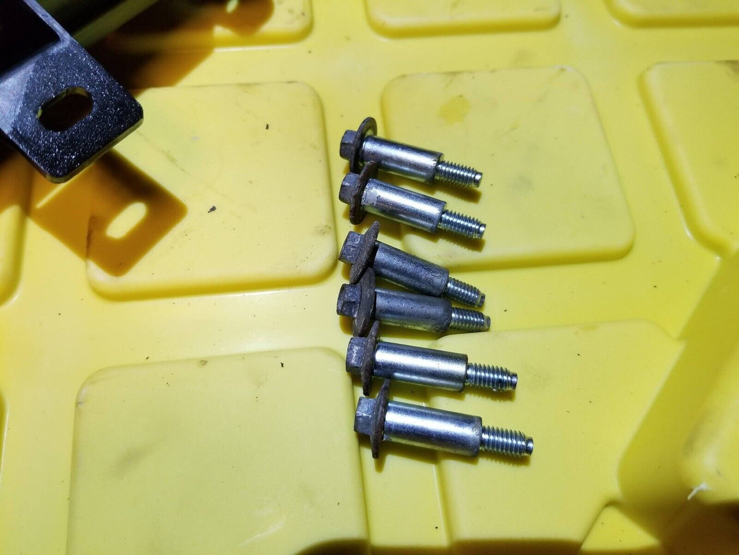 13 - 16 Nissan Sentra Engine Valve Cover 1.8l OEM