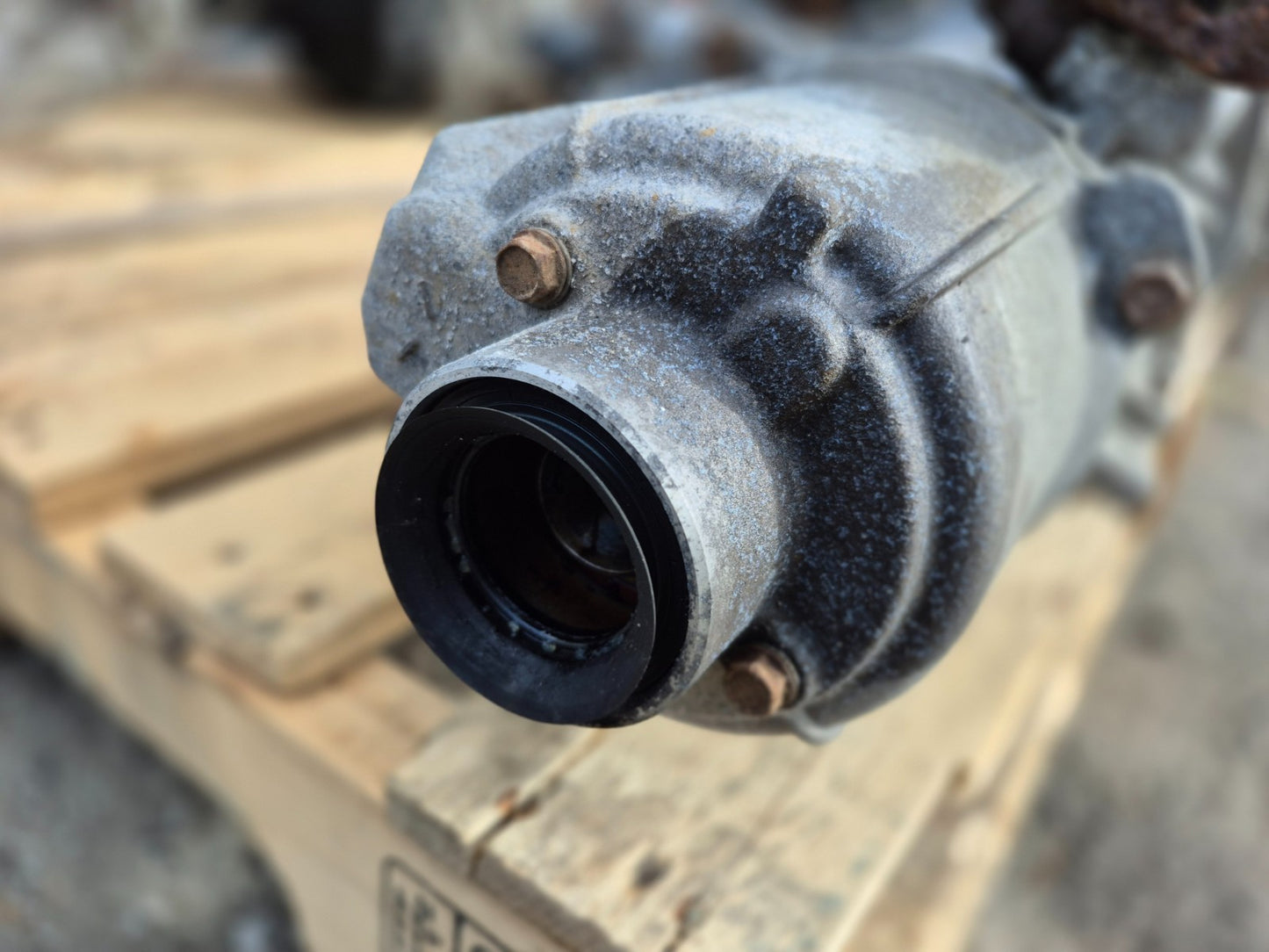 2015 Nissan Juke Rear Differential Carrier 98k OEM
