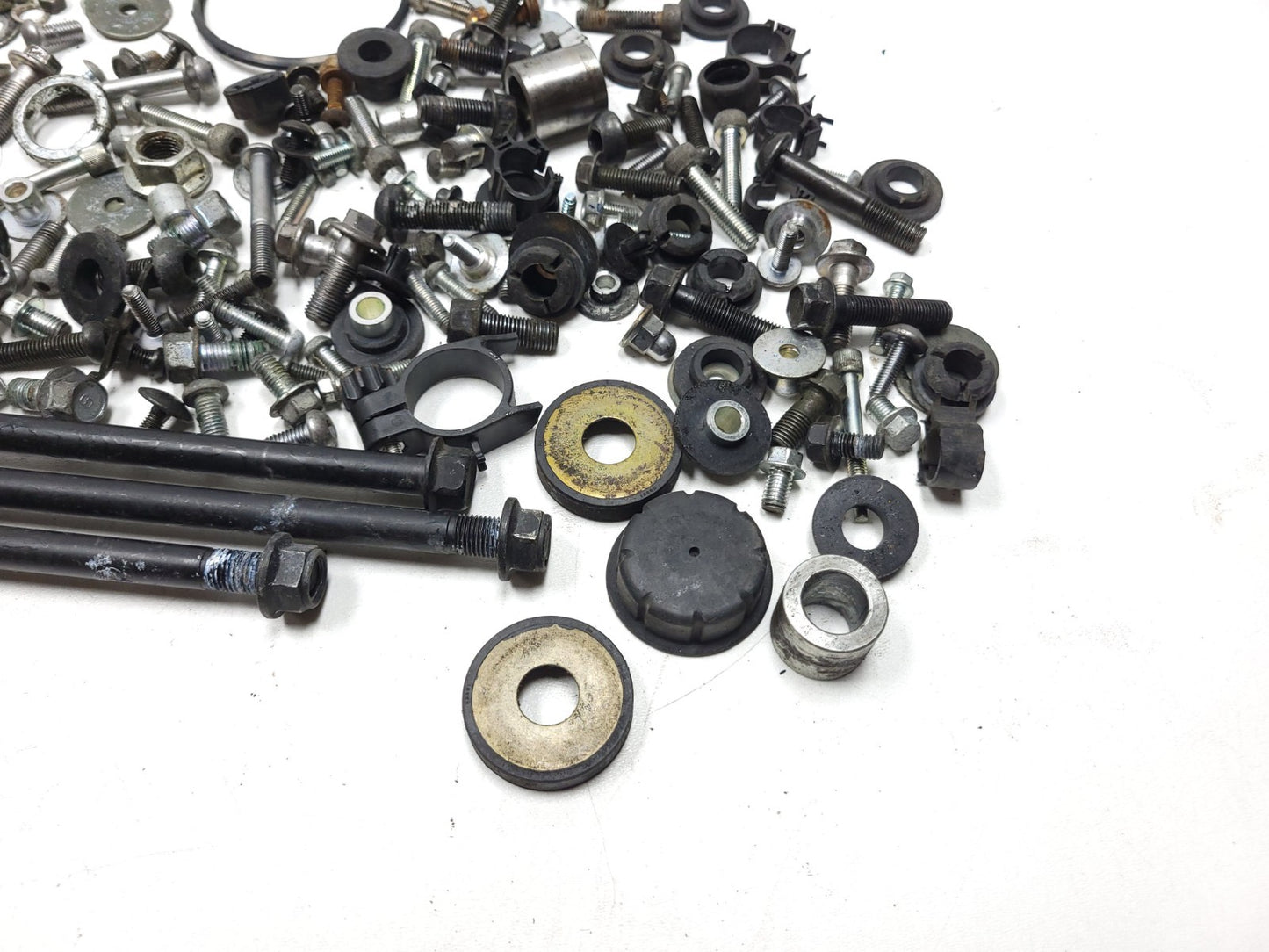 2007 Yamaha Xvs 1300 V-star Misc Chassis Bolts And Hardware OEM