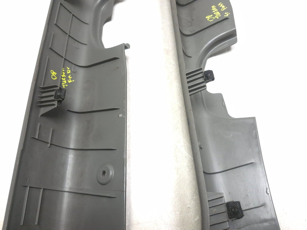 2008 Hyundai Tucson Front Door Sill Scuff Plate Left & Right OEM