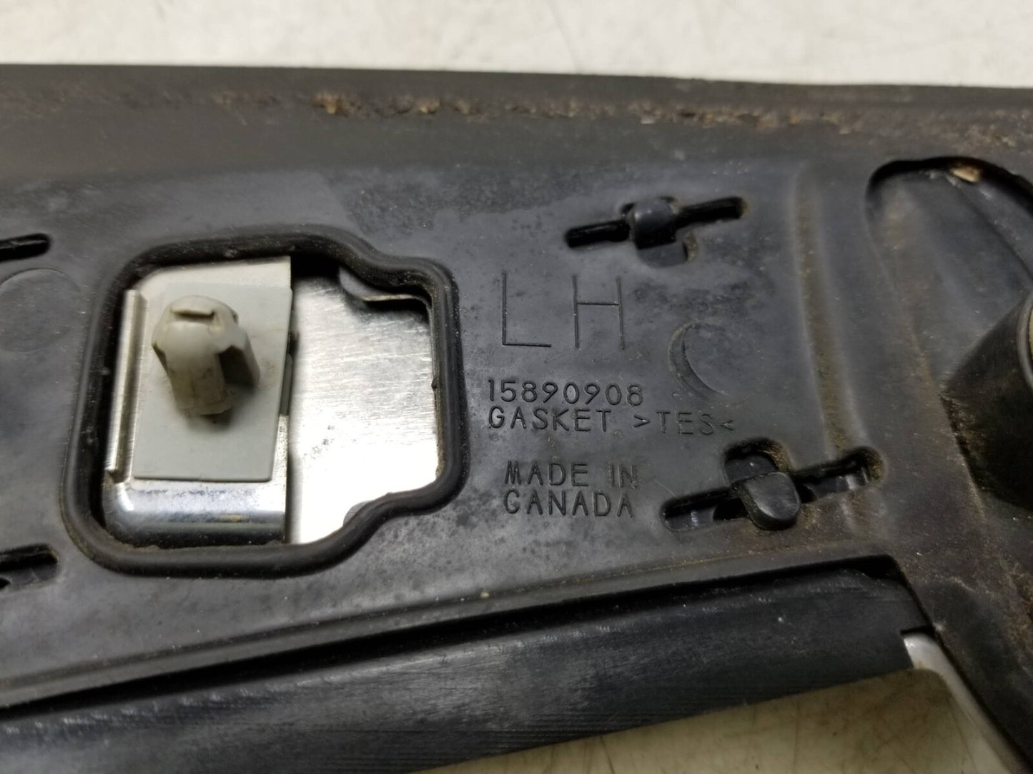 2010- 2012 Cadillac SRX Front Side Fender Marker Light Repeater Panel Right  OEM