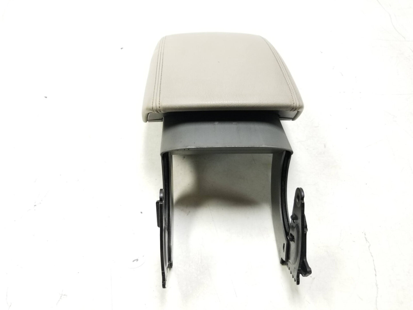 2009 - 2017 Audi Q5 Center Console Armrestoem