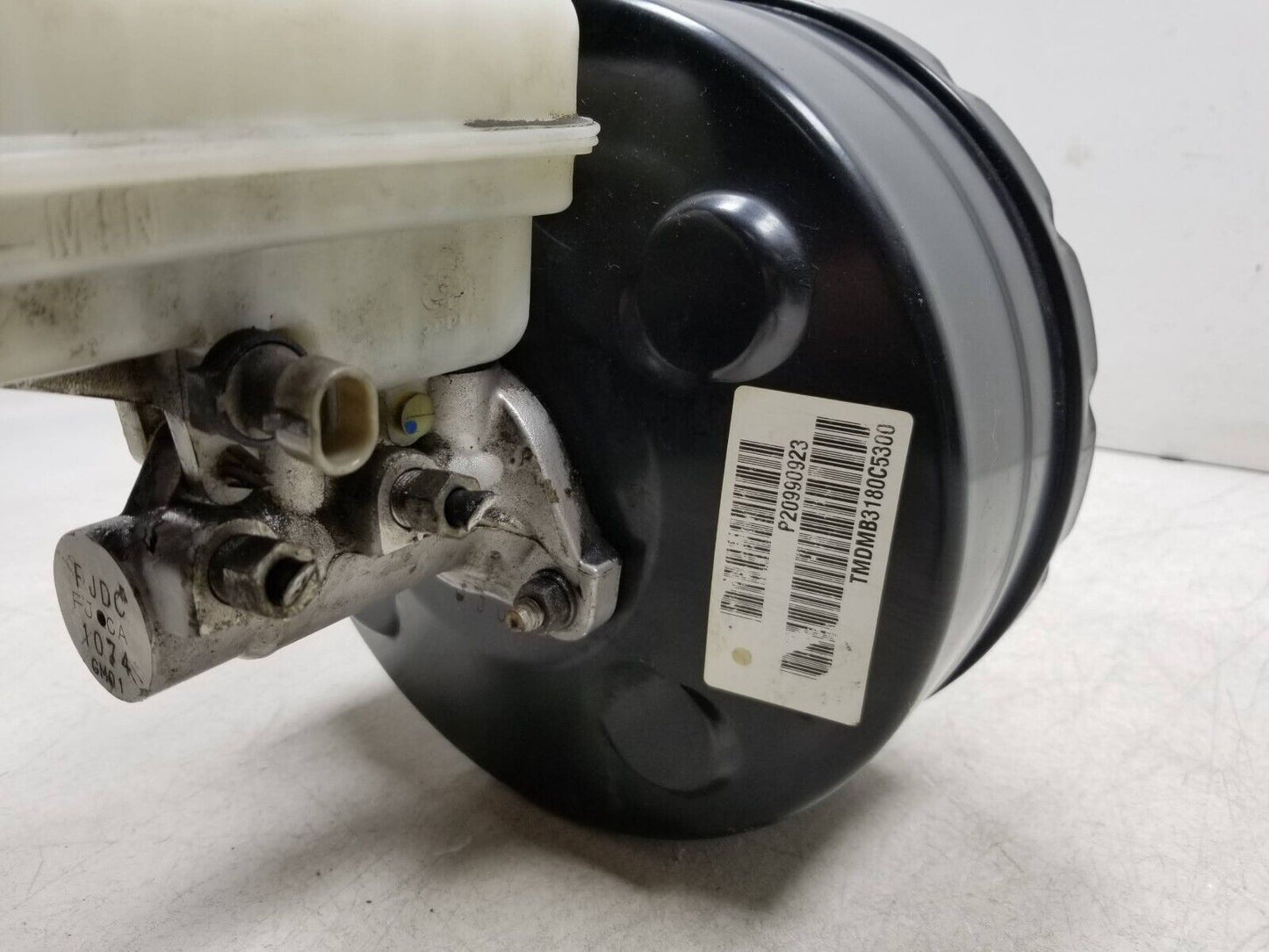 2010 - 2017 Chevrolet Equinox Power Brake Booster W/ Master Cylinder OEM