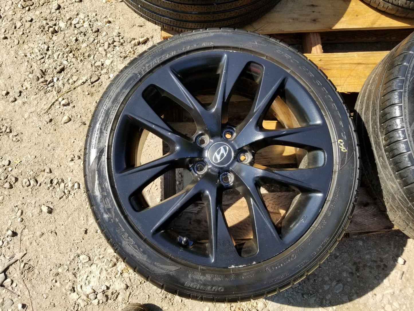 2013 Hyundai Genesis Wheel Rim W/ Tire Falken 225/45r18 4pcs OEM ✅