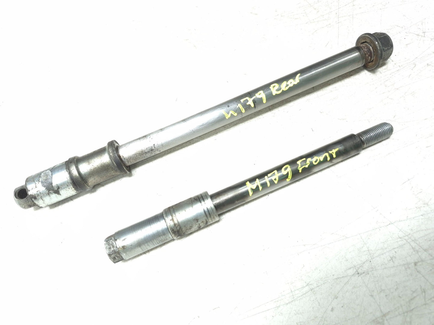 1985 Honda Shadow Vt500c Wheel Axle Front & Rear Pair OEM