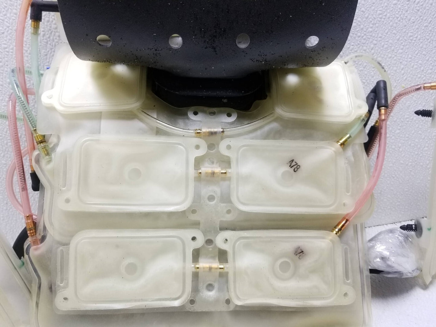 10 11 12 13 Jaguar XJ Front Driver Seat Lumbar Motor Pad W/cooling 0084982ad OEM
