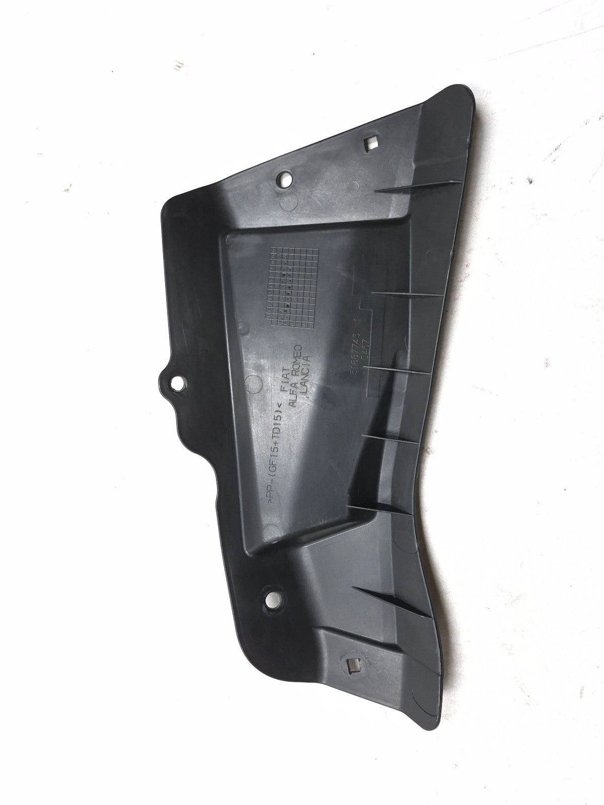 2014 Fiat 500l Windshield Left Driver Side Cowl Protection Cover Trim OEM