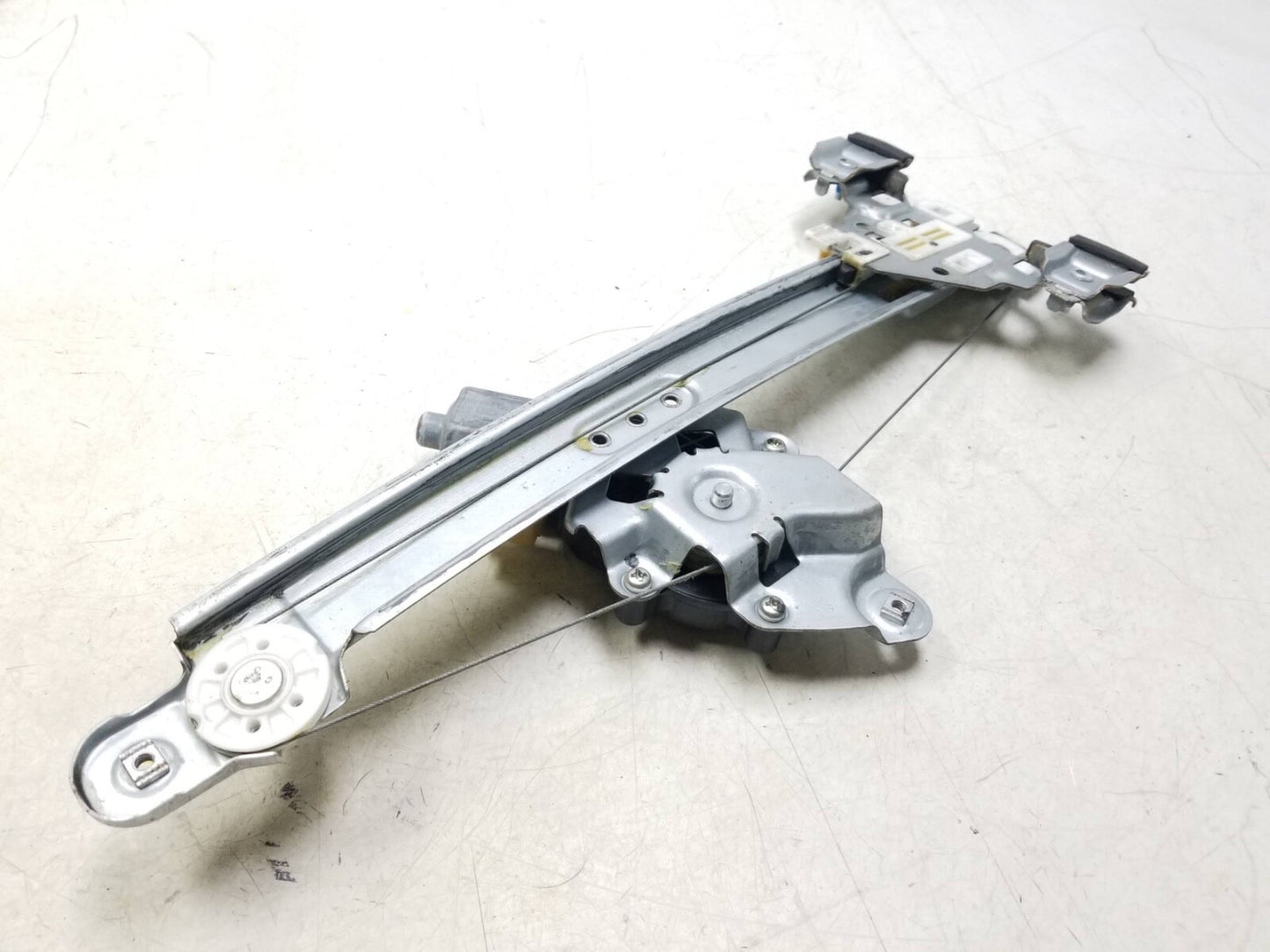 2010 - 2016 Cadillac SRX Window Regulator Motor Rear Passenger Side Right OEM