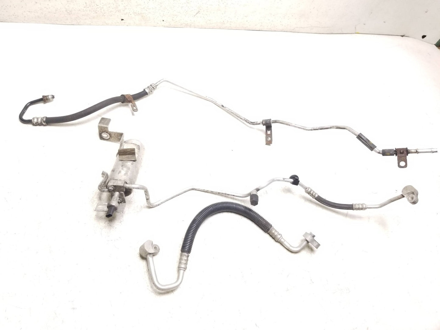 2011 - 2020 Dodge Grand Caravan A/c Receiver Drier W/ Hose Tube OEM