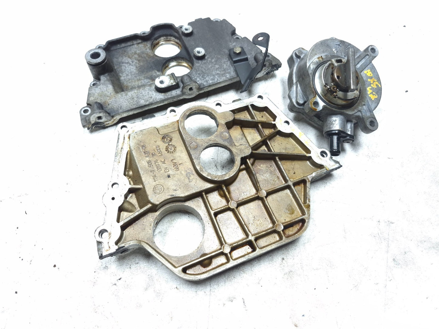 2010 BMW X5 4.8l Timing Cover & Engine Vacuum Pump 3 Pcs OEM