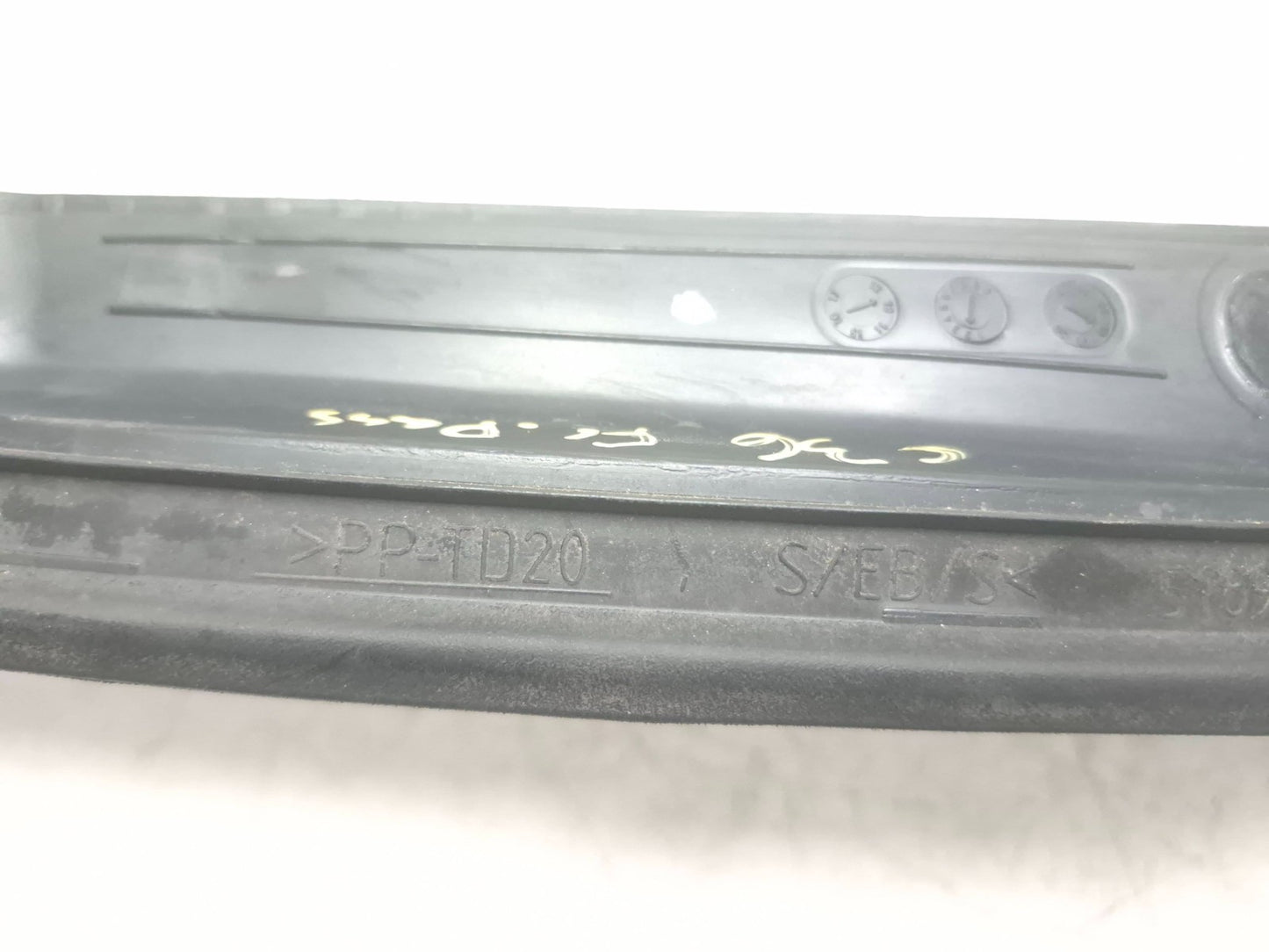 2014 Fiat 500l Door Weatherstrip Front Passenger Side Right OEM
