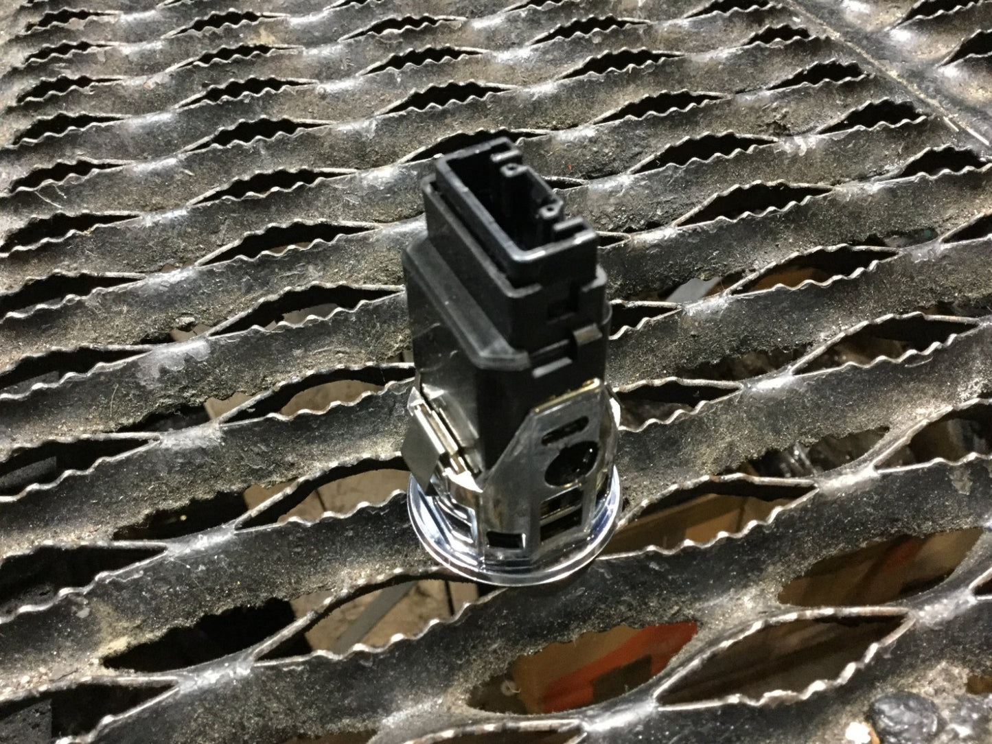 04 05 06 07 08 09 Toyota Prius Ignition Start Power Button Switch OEM