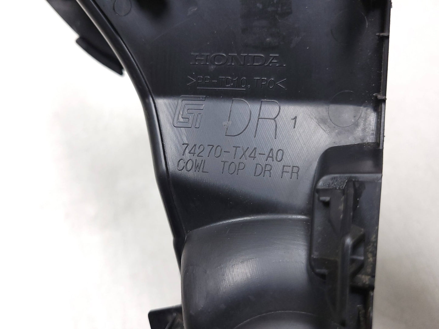 2014 Acura RDX  Front Fender Upper Trim Cover Driver Side Left Pair OEM ā